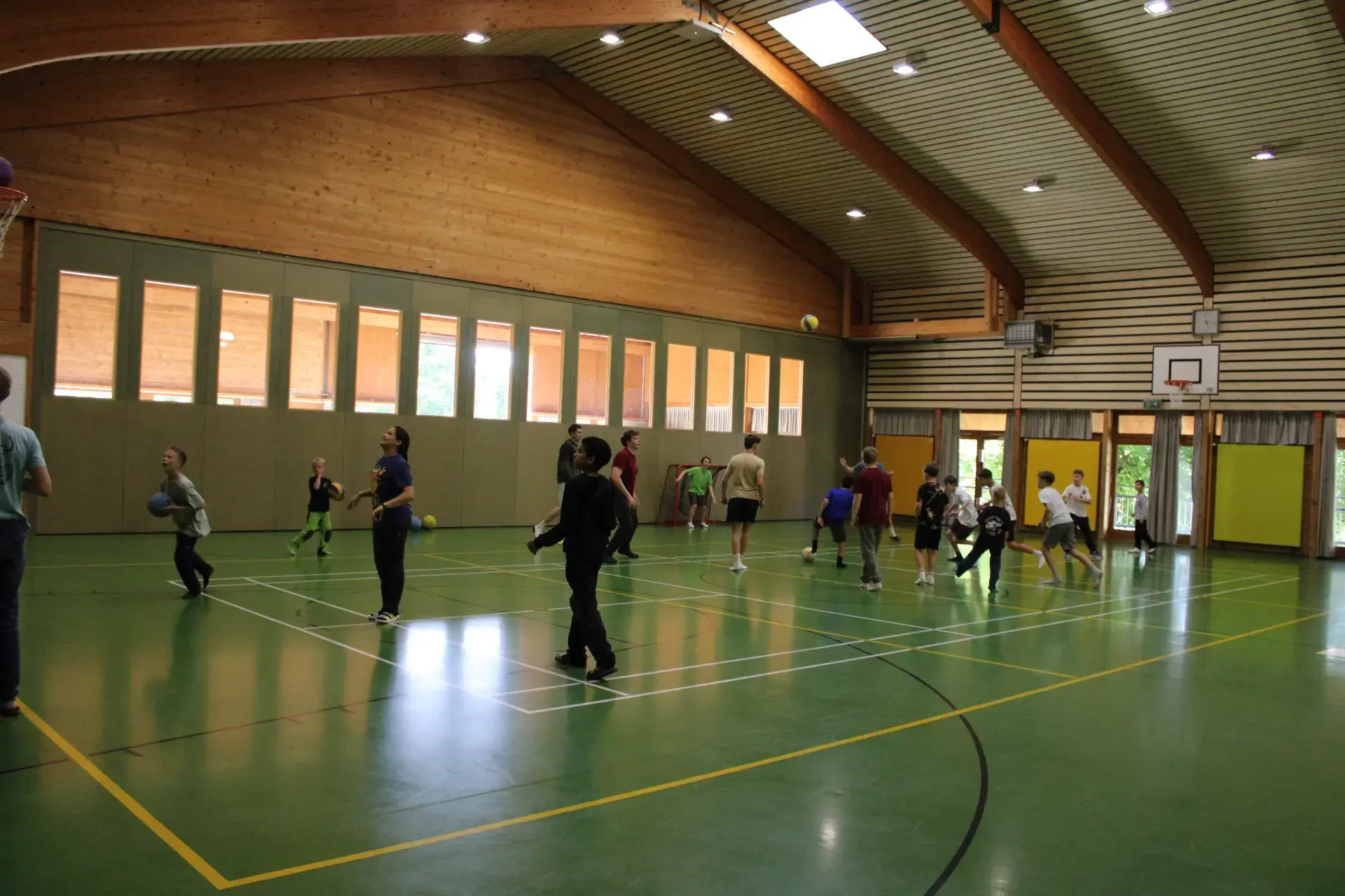 Auffahrtslager der Jungschar Frick und Rheinfelden in der Turnhalle im Sport